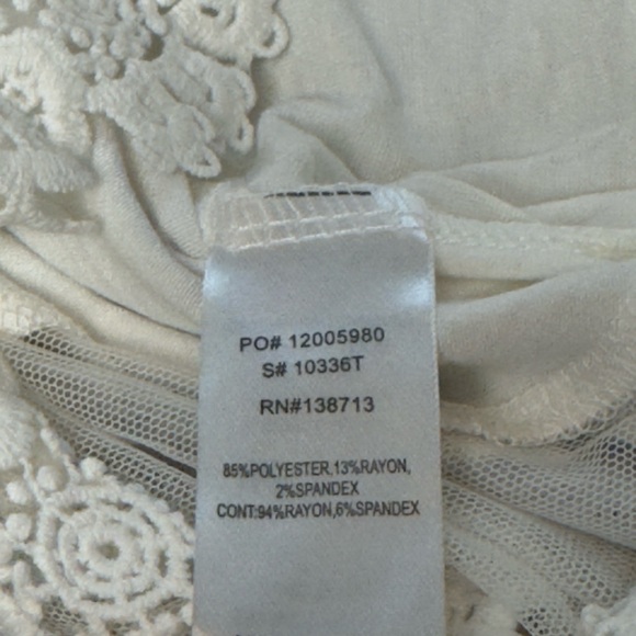 Doe & Rae Boutique BOHO Tunic Top Gray Striped Ruched Lace Hem Size L NWT - Picture 9 of 10